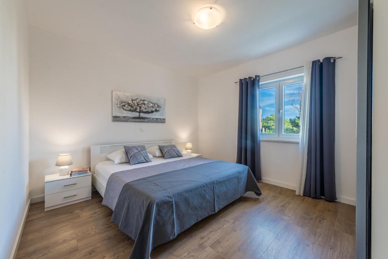 Holiday Home Bajlo Apartment With Three Bedrooms Zadar Exterior photo