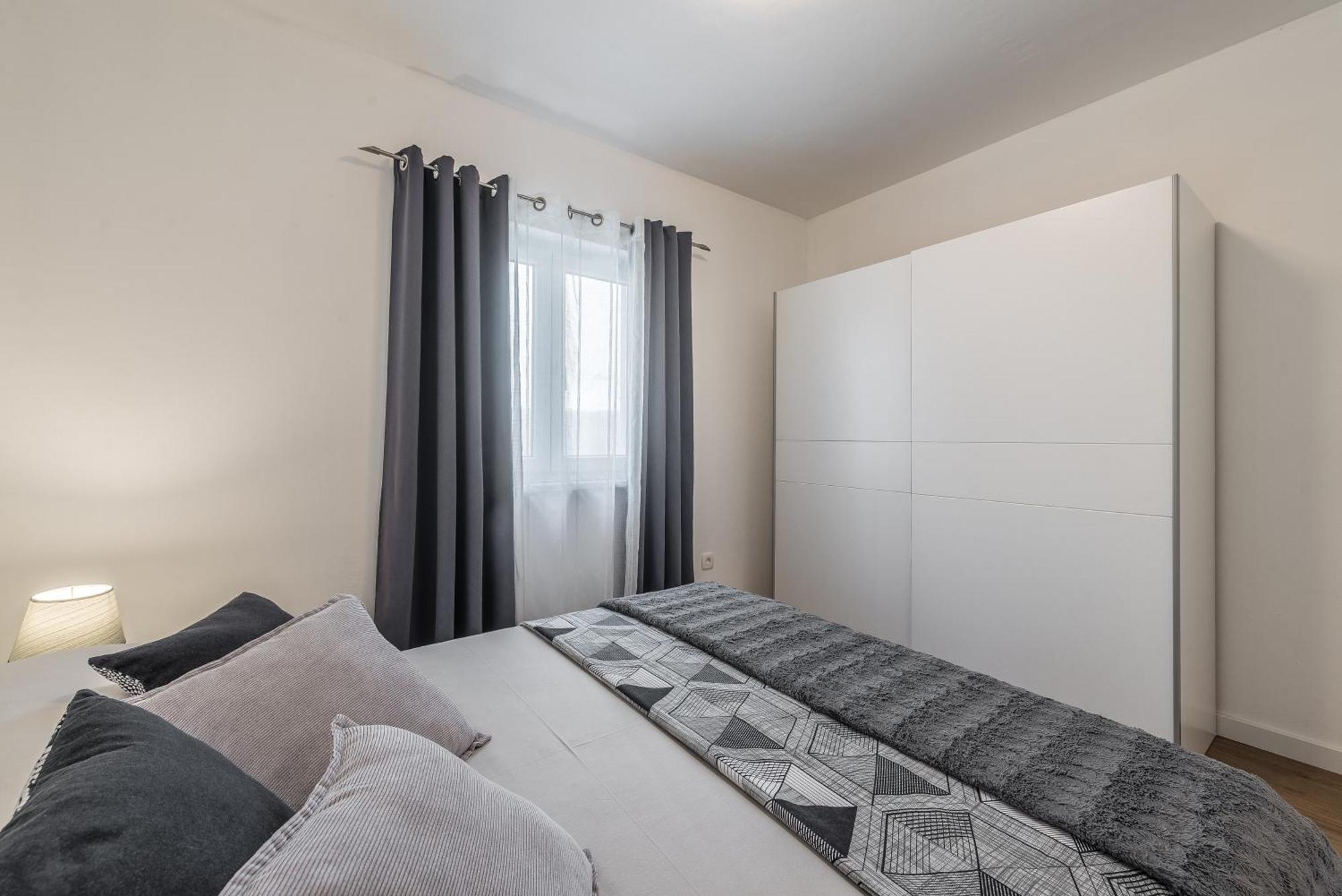 Holiday Home Bajlo Apartment With Three Bedrooms Zadar Exterior photo