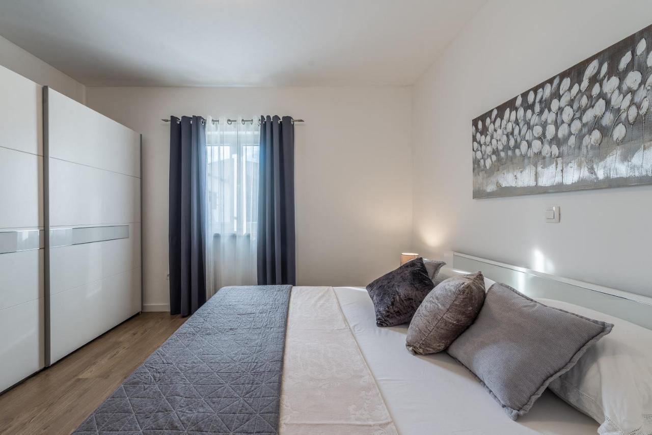 Holiday Home Bajlo Apartment With Three Bedrooms Zadar Exterior photo