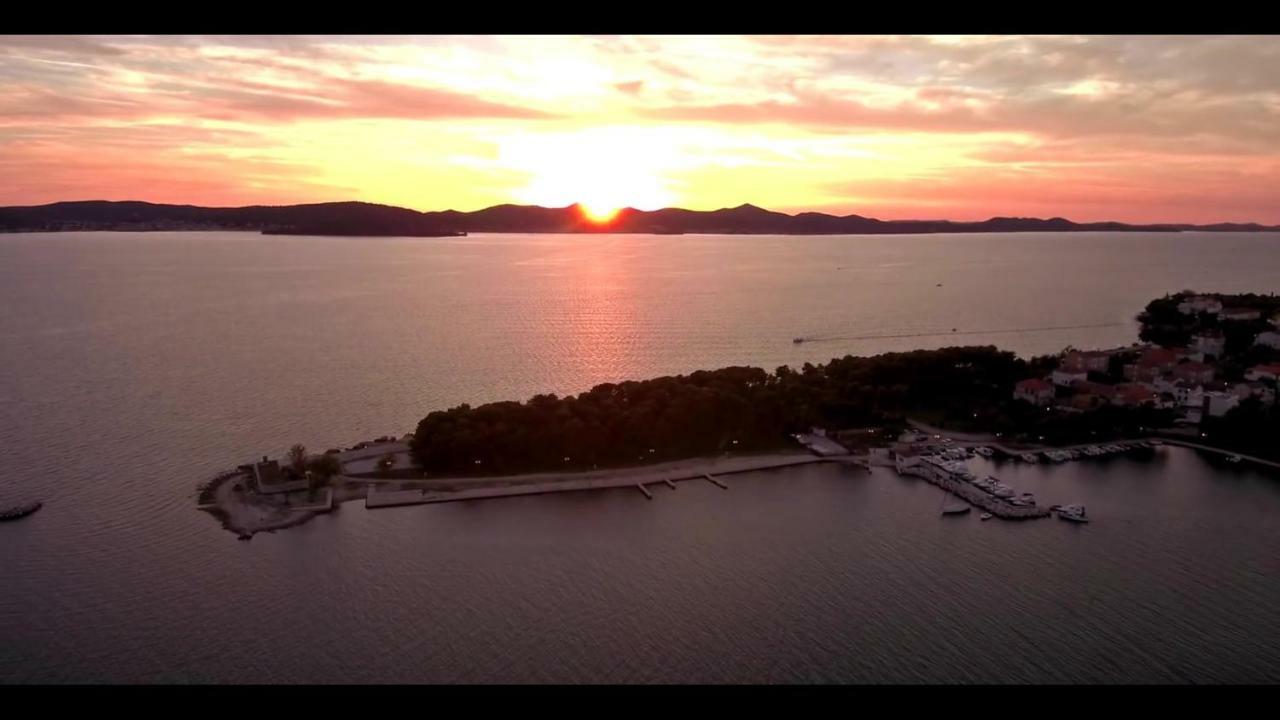 Holiday Home Bajlo Apartment With Three Bedrooms Zadar Exterior photo